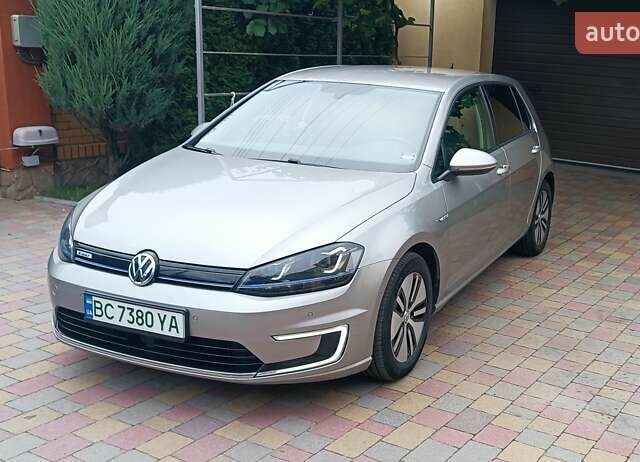 Серый Фольксваген e-Golf, объемом двигателя 0 л и пробегом 116 тыс. км за 9300 $, фото 1 на Automoto.ua
