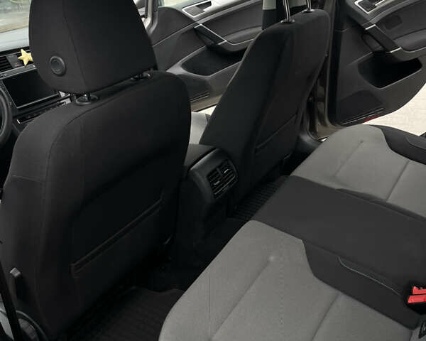 Серый Фольксваген e-Golf, объемом двигателя 0 л и пробегом 195 тыс. км за 7499 $, фото 24 на Automoto.ua