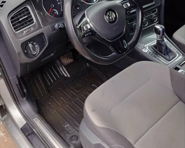Серый Фольксваген e-Golf, объемом двигателя 0 л и пробегом 130 тыс. км за 9600 $, фото 9 на Automoto.ua