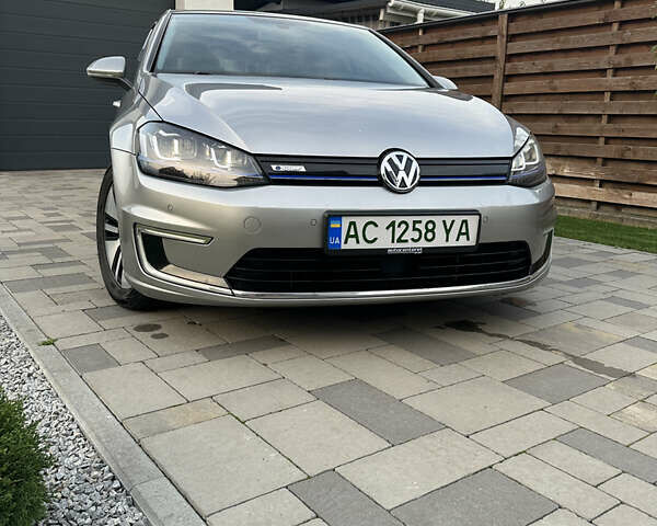 Серый Фольксваген e-Golf, объемом двигателя 0 л и пробегом 143 тыс. км за 9500 $, фото 13 на Automoto.ua