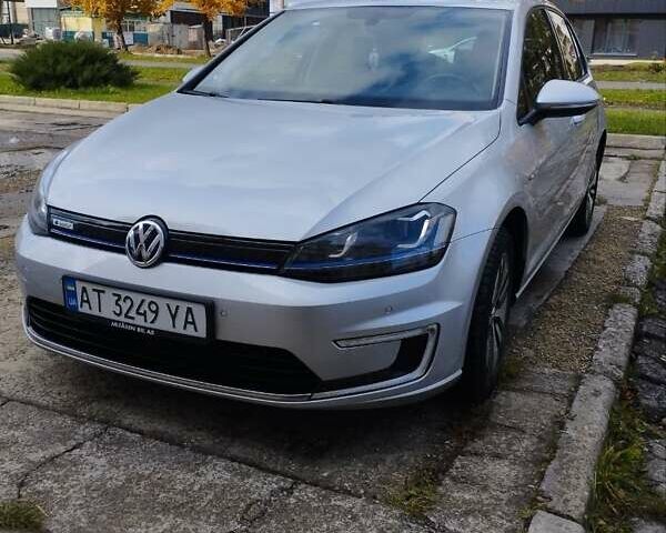 Серый Фольксваген e-Golf, объемом двигателя 0 л и пробегом 130 тыс. км за 8800 $, фото 1 на Automoto.ua