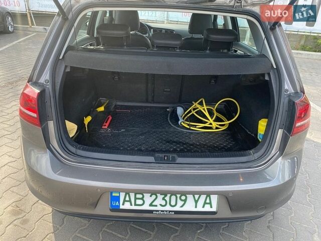 Серый Фольксваген e-Golf, объемом двигателя 0 л и пробегом 123 тыс. км за 9300 $, фото 8 на Automoto.ua