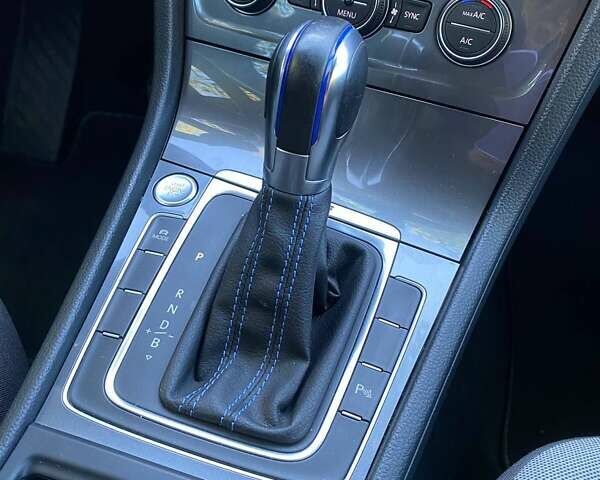 Сірий Фольксваген e-Golf, об'ємом двигуна 0 л та пробігом 61 тис. км за 9696 $, фото 21 на Automoto.ua