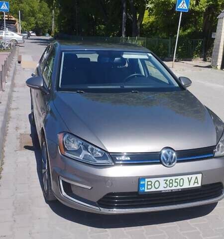 Серый Фольксваген e-Golf, объемом двигателя 0 л и пробегом 43 тыс. км за 8899 $, фото 4 на Automoto.ua
