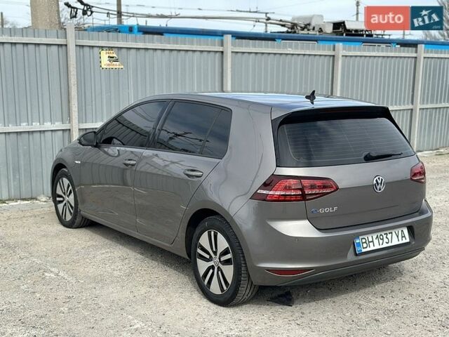 Серый Фольксваген e-Golf, объемом двигателя 0 л и пробегом 136 тыс. км за 8000 $, фото 5 на Automoto.ua