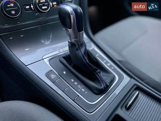 Сірий Фольксваген e-Golf, об'ємом двигуна 0 л та пробігом 105 тис. км за 7800 $, фото 23 на Automoto.ua