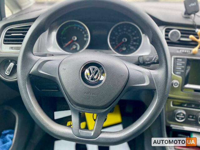 Серый Фольксваген e-Golf, объемом двигателя 24 л и пробегом 97 тыс. км за 14500 $, фото 15 на Automoto.ua