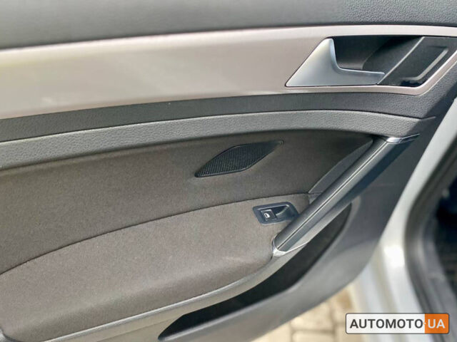 Серый Фольксваген e-Golf, объемом двигателя 24 л и пробегом 97 тыс. км за 14500 $, фото 17 на Automoto.ua