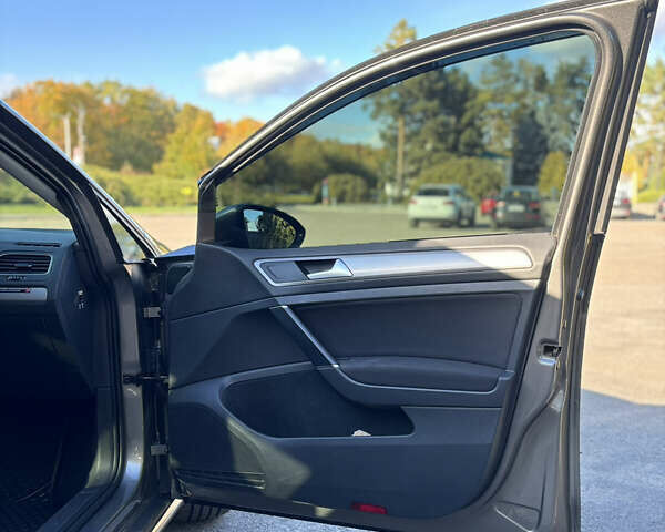 Сірий Фольксваген e-Golf, об'ємом двигуна 0 л та пробігом 122 тис. км за 8500 $, фото 18 на Automoto.ua