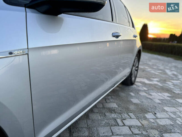 Серый Фольксваген e-Golf, объемом двигателя 0 л и пробегом 162 тыс. км за 8499 $, фото 23 на Automoto.ua