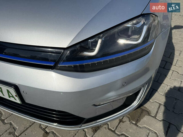 Серый Фольксваген e-Golf, объемом двигателя 0 л и пробегом 167 тыс. км за 8700 $, фото 7 на Automoto.ua