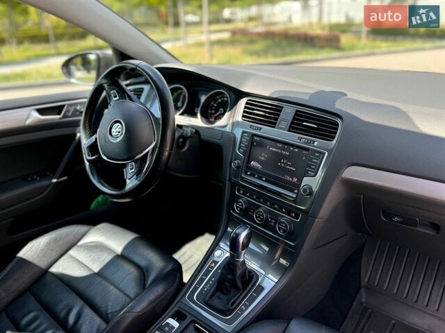 Серый Фольксваген e-Golf, объемом двигателя 0 л и пробегом 108 тыс. км за 10299 $, фото 6 на Automoto.ua