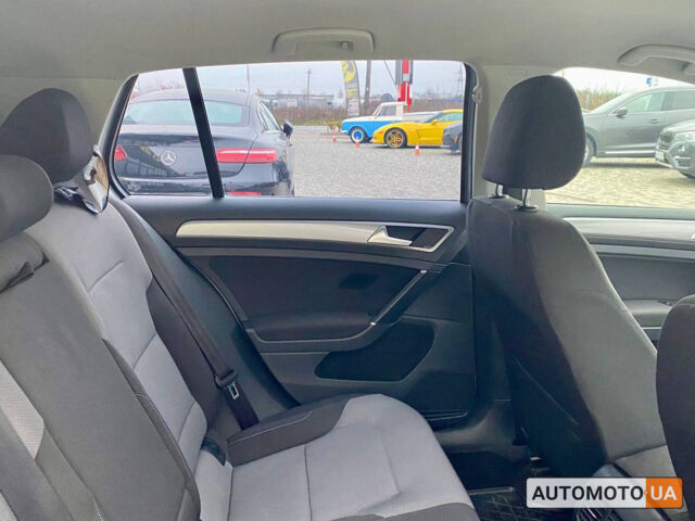 Серый Фольксваген e-Golf, объемом двигателя 24 л и пробегом 97 тыс. км за 14500 $, фото 22 на Automoto.ua