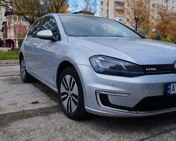 Серый Фольксваген e-Golf, объемом двигателя 0 л и пробегом 130 тыс. км за 8800 $, фото 6 на Automoto.ua