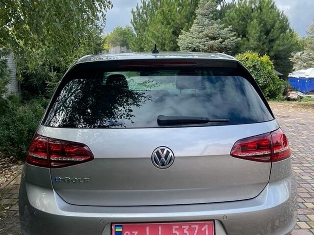 Серый Фольксваген e-Golf, объемом двигателя 0 л и пробегом 164 тыс. км за 8199 $, фото 7 на Automoto.ua
