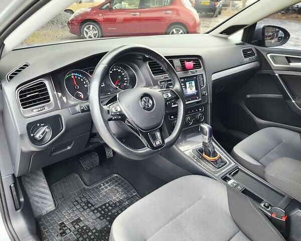 Серый Фольксваген e-Golf, объемом двигателя 0 л и пробегом 150 тыс. км за 9700 $, фото 21 на Automoto.ua