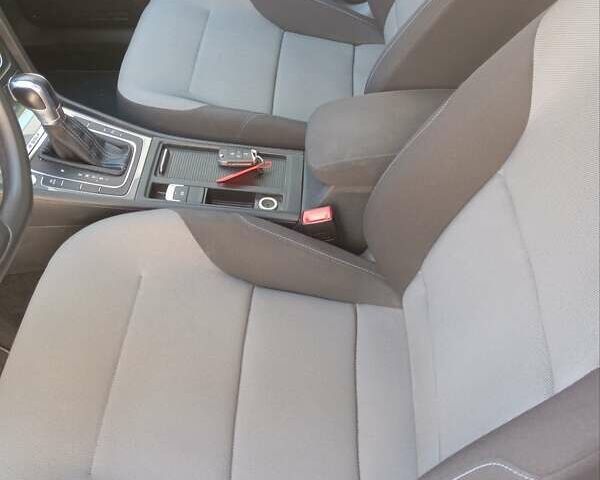 Серый Фольксваген e-Golf, объемом двигателя 0 л и пробегом 61 тыс. км за 9696 $, фото 18 на Automoto.ua