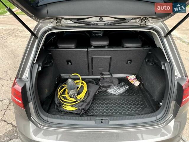 Серый Фольксваген e-Golf, объемом двигателя 0 л и пробегом 122 тыс. км за 10000 $, фото 11 на Automoto.ua
