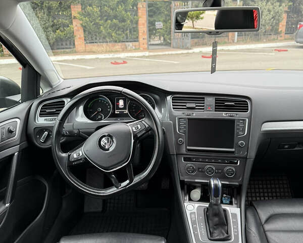 Серый Фольксваген e-Golf, объемом двигателя 0 л и пробегом 92 тыс. км за 13000 $, фото 27 на Automoto.ua