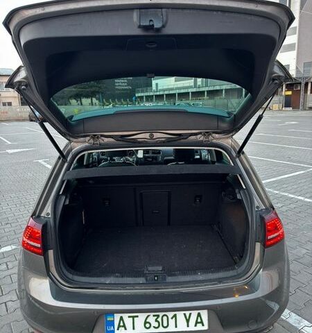 Сірий Фольксваген e-Golf, об'ємом двигуна 0 л та пробігом 97 тис. км за 10500 $, фото 12 на Automoto.ua