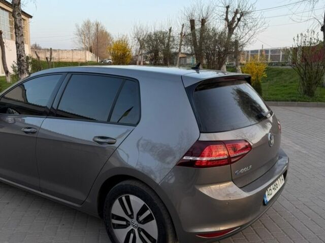 Сірий Фольксваген e-Golf, об'ємом двигуна 0 л та пробігом 115 тис. км за 10000 $, фото 13 на Automoto.ua
