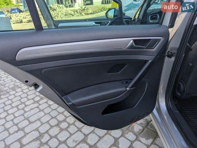 Серый Фольксваген e-Golf, объемом двигателя 0 л и пробегом 119 тыс. км за 8700 $, фото 11 на Automoto.ua
