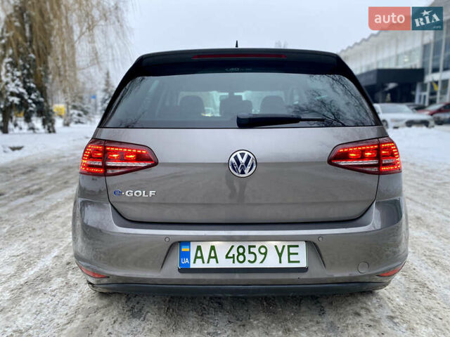 Сірий Фольксваген e-Golf, об'ємом двигуна 0 л та пробігом 105 тис. км за 7800 $, фото 5 на Automoto.ua