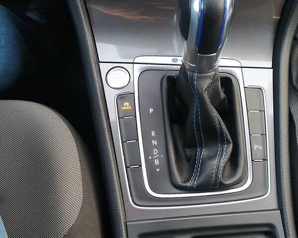 Сірий Фольксваген e-Golf, об'ємом двигуна 0 л та пробігом 101 тис. км за 13200 $, фото 13 на Automoto.ua