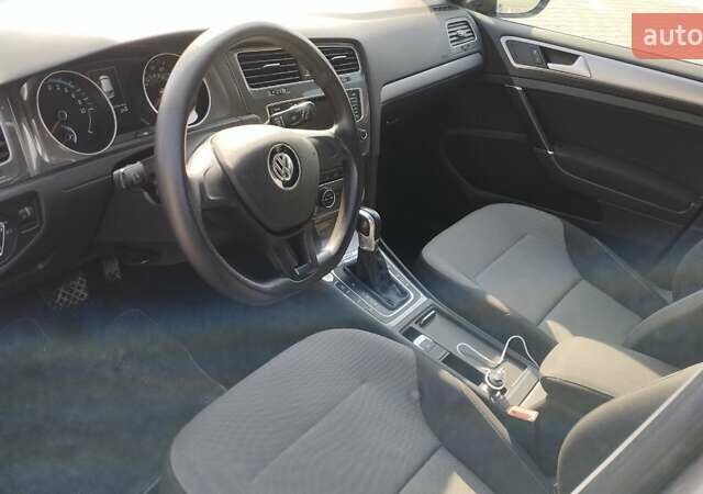 Серый Фольксваген e-Golf, объемом двигателя 0 л и пробегом 61 тыс. км за 9696 $, фото 14 на Automoto.ua