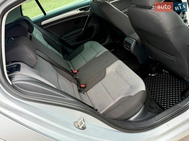 Серый Фольксваген e-Golf, объемом двигателя 0 л и пробегом 140 тыс. км за 7300 $, фото 31 на Automoto.ua