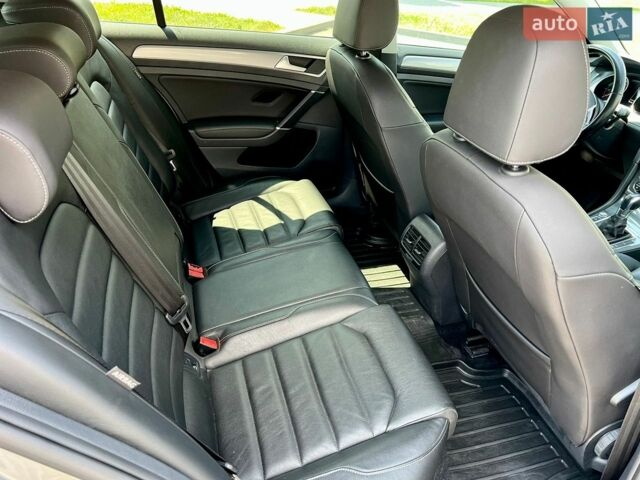 Серый Фольксваген e-Golf, объемом двигателя 0 л и пробегом 108 тыс. км за 10299 $, фото 16 на Automoto.ua