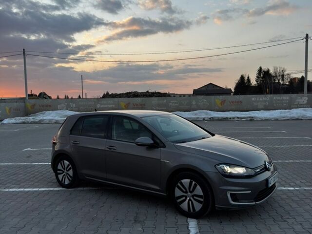 Серый Фольксваген e-Golf, объемом двигателя 0 л и пробегом 107 тыс. км за 9000 $, фото 9 на Automoto.ua