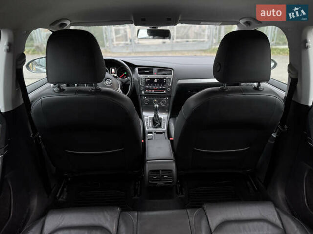 Серый Фольксваген e-Golf, объемом двигателя 0 л и пробегом 163 тыс. км за 8600 $, фото 18 на Automoto.ua