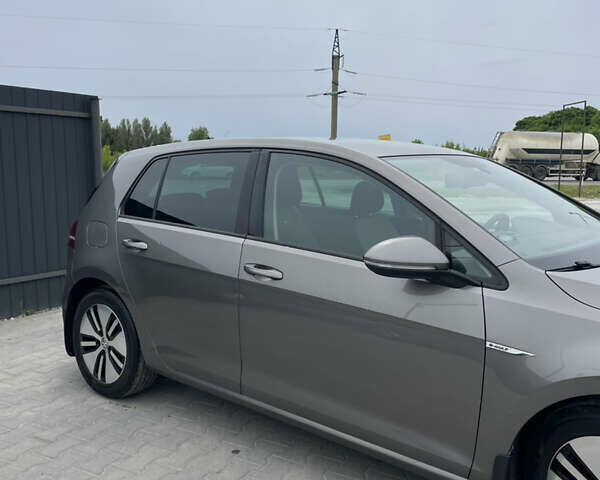 Серый Фольксваген e-Golf, объемом двигателя 0 л и пробегом 195 тыс. км за 7699 $, фото 5 на Automoto.ua
