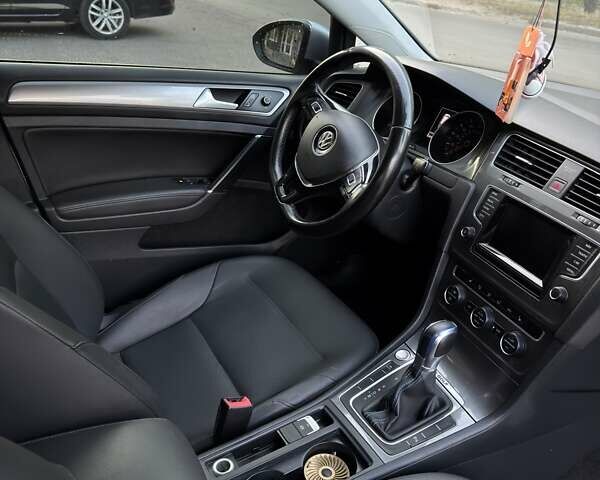 Серый Фольксваген e-Golf, объемом двигателя 0 л и пробегом 78 тыс. км за 8200 $, фото 2 на Automoto.ua