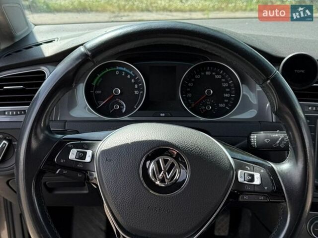 Серый Фольксваген e-Golf, объемом двигателя 0 л и пробегом 134 тыс. км за 9900 $, фото 18 на Automoto.ua
