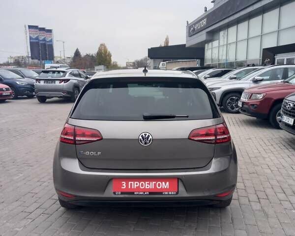 Серый Фольксваген e-Golf, объемом двигателя 0 л и пробегом 97 тыс. км за 10300 $, фото 7 на Automoto.ua