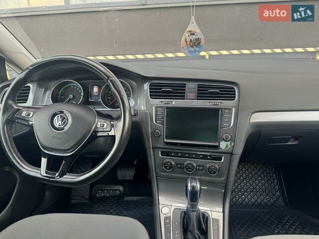 Серый Фольксваген e-Golf, объемом двигателя 0 л и пробегом 150 тыс. км за 8750 $, фото 41 на Automoto.ua