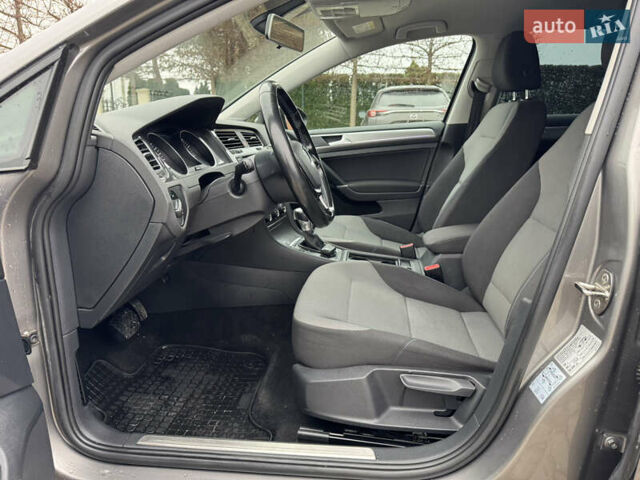 Серый Фольксваген e-Golf, объемом двигателя 0 л и пробегом 136 тыс. км за 7600 $, фото 9 на Automoto.ua