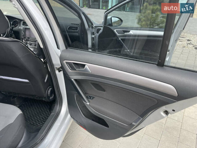 Сірий Фольксваген e-Golf, об'ємом двигуна 0 л та пробігом 134 тис. км за 8900 $, фото 18 на Automoto.ua