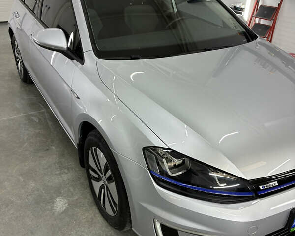 Сірий Фольксваген e-Golf, об'ємом двигуна 0 л та пробігом 122 тис. км за 8600 $, фото 4 на Automoto.ua