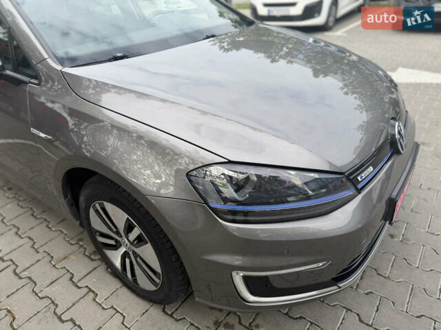 Серый Фольксваген e-Golf, объемом двигателя 0 л и пробегом 99 тыс. км за 9490 $, фото 28 на Automoto.ua