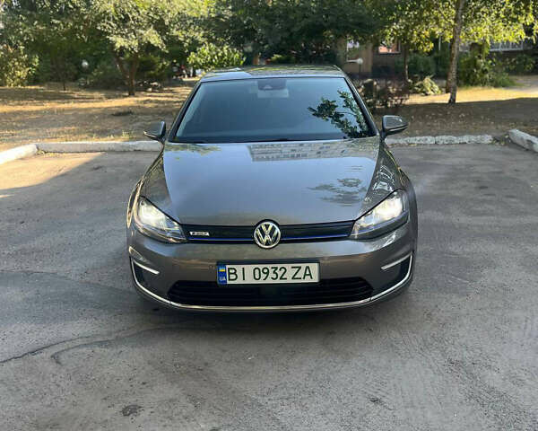 Серый Фольксваген e-Golf, объемом двигателя 0 л и пробегом 160 тыс. км за 11500 $, фото 1 на Automoto.ua