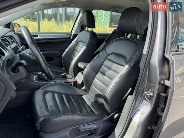 Серый Фольксваген e-Golf, объемом двигателя 0 л и пробегом 131 тыс. км за 8900 $, фото 8 на Automoto.ua