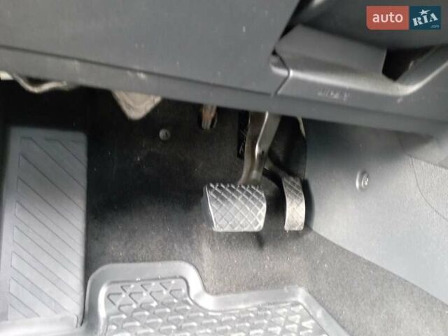 Серый Фольксваген e-Golf, объемом двигателя 0 л и пробегом 162 тыс. км за 8499 $, фото 39 на Automoto.ua