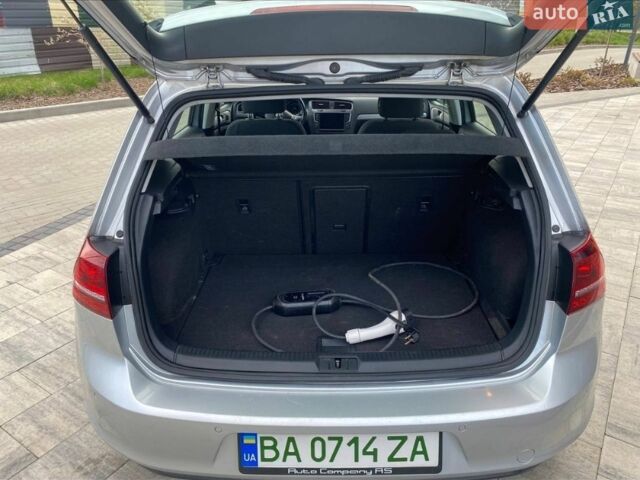 Серый Фольксваген e-Golf, объемом двигателя 0 л и пробегом 143 тыс. км за 8500 $, фото 10 на Automoto.ua