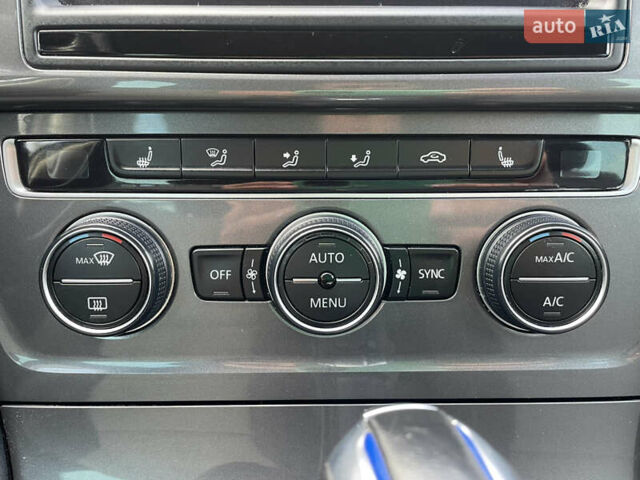 Фольксваген e-Golf 2015 в Кропивницком (Кировограде) на Automoto.ua Серый Фольксваген e-Golf, объемом двигателя 0 л и пробегом 131 тыс. км за 8800 $, фото 13 на Automoto.ua