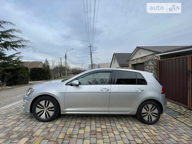 Серый Фольксваген e-Golf, объемом двигателя 0 л и пробегом 93 тыс. км за 10400 $, фото 4 на Automoto.ua