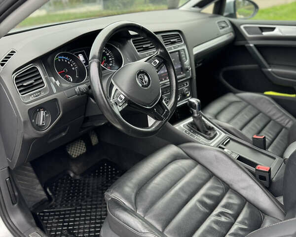 Серый Фольксваген e-Golf, объемом двигателя 0 л и пробегом 190 тыс. км за 8200 $, фото 8 на Automoto.ua