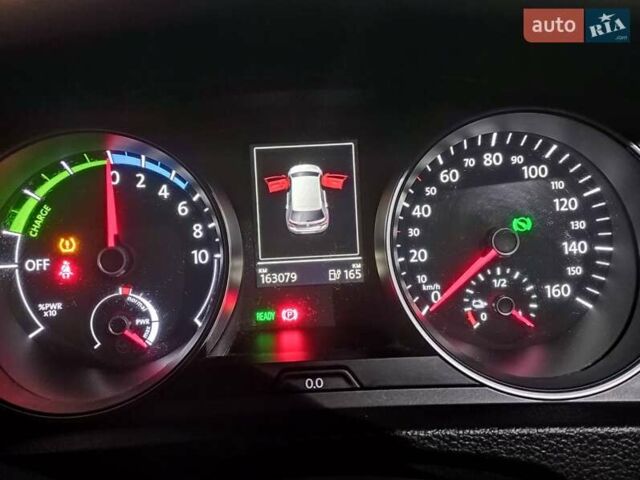 Серый Фольксваген e-Golf, объемом двигателя 0 л и пробегом 162 тыс. км за 8499 $, фото 26 на Automoto.ua